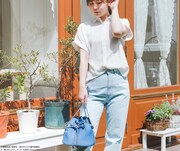 「黒子のバスケ」をモチーフにした巾着バッグの使用イメージ。