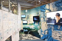 「バブル」の展示。