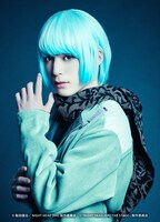 横田龍儀扮する霧原直人。