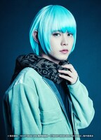 大崎捺希扮する霧原直也。