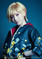 菅原りこ扮する武藤玲佳。