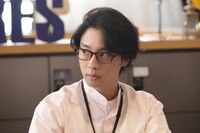 渡部秀演じる市川隼人。