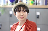 畦田ひとみ演じる谷本さくら。