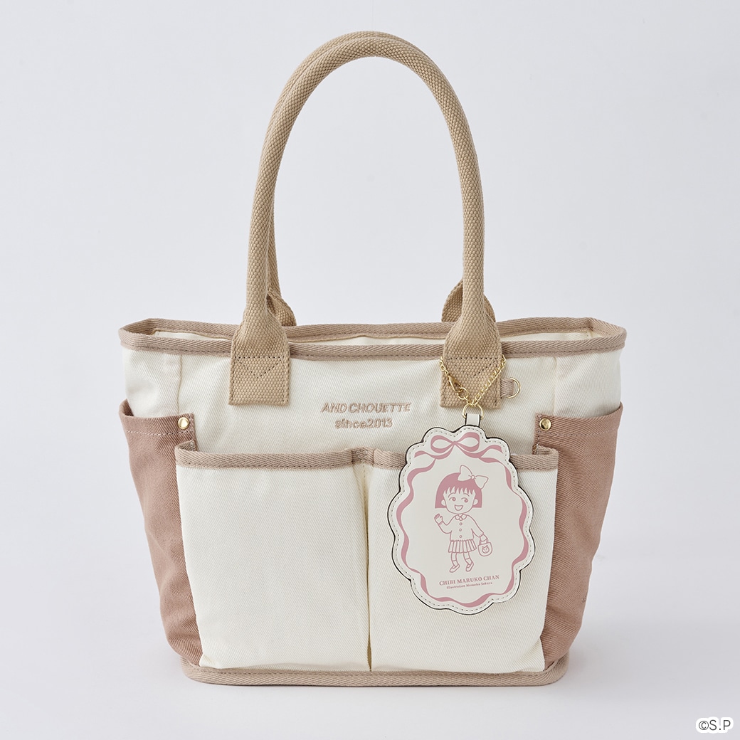 「ちびまる子ちゃん」をモチーフにしたハンドバッグ。
