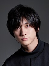 ルイス・ジェームズ・モリアーティ役の山本一慶。