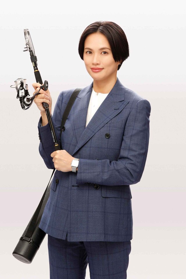 臼田あさ美扮する檀凪子。(c)ちょい釣りダンディ」製作委員会2022