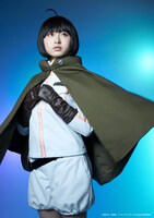 其原有沙扮する雨取千佳。