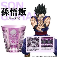 孫悟飯をモチーフにした江戸切子グラス。