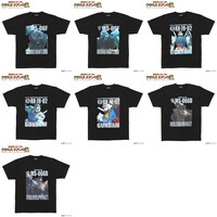 場面カットがプリントされたフルカラーTシャツ。