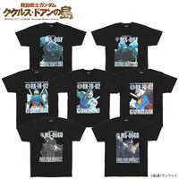 場面カットがプリントされたフルカラーTシャツ。