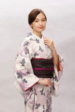 太田莉菜扮する七瀬いつき。(c)「ちょい釣りダンディ」製作委員会2022