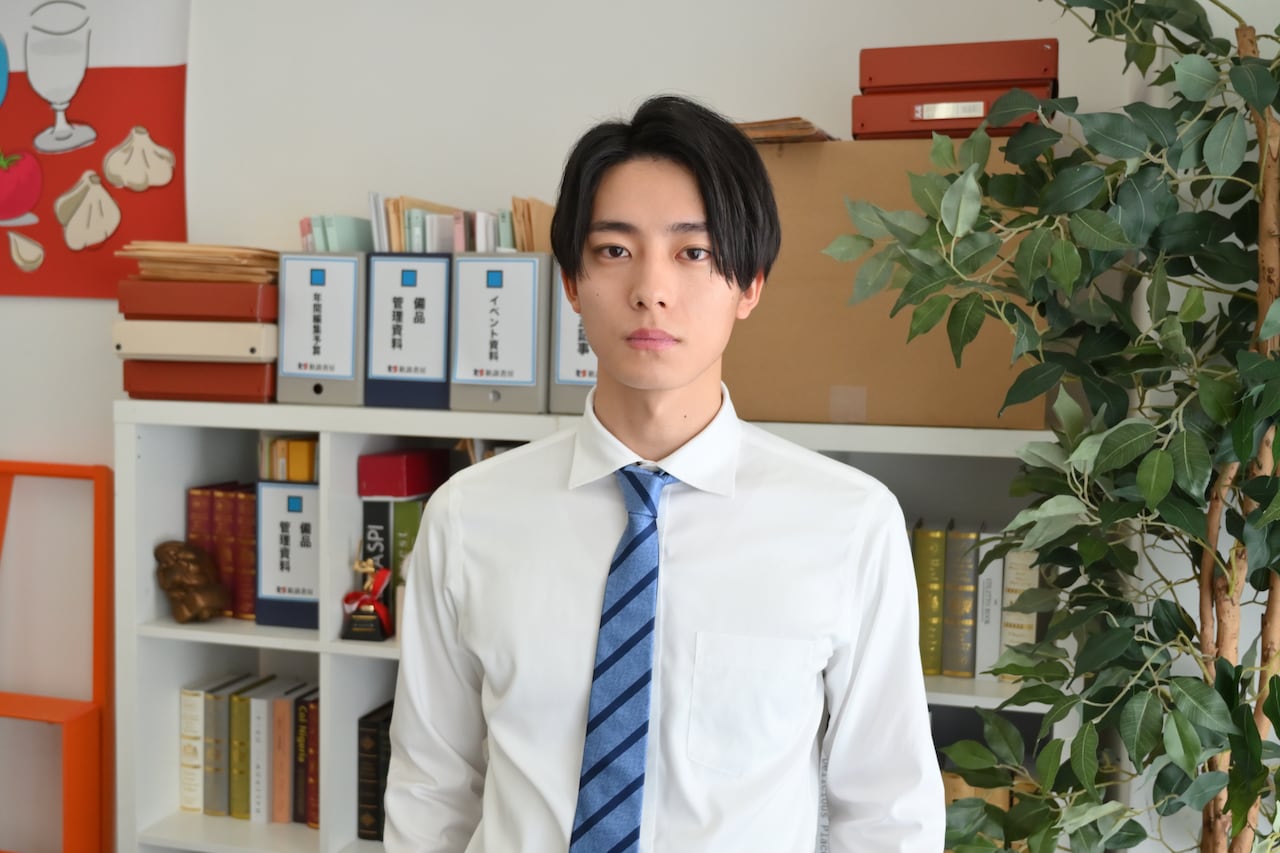 井上祐貴扮する細見賢人。 (c)「イケメン共よ メシを喰え」製作
