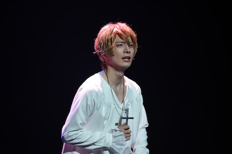 舞台「薔薇王の葬列」より。