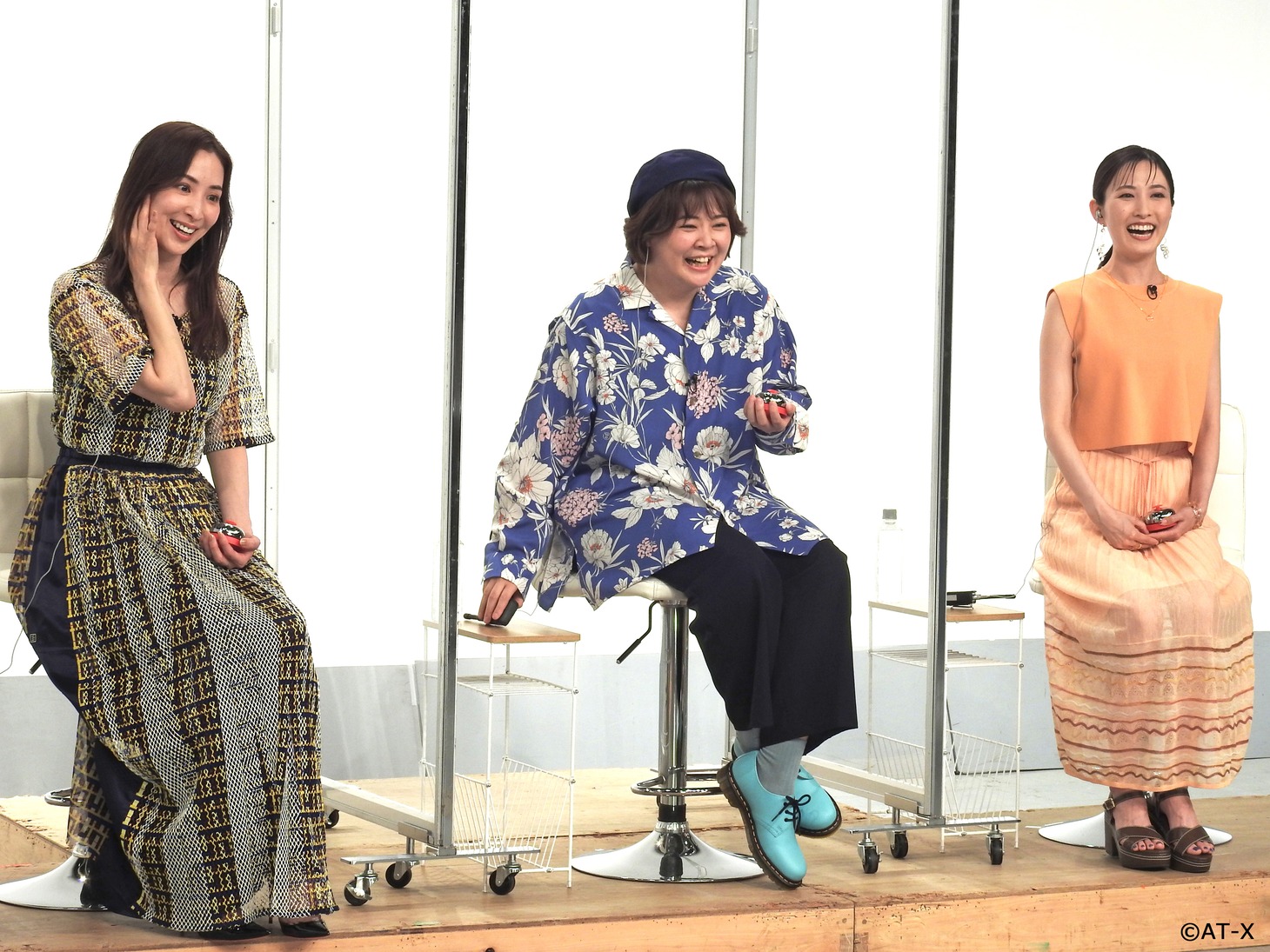 左から真飛聖、天真みちる、実咲凜音。