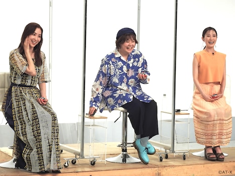 左から真飛聖、天真みちる、実咲凜音。