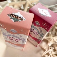 「シュガシュガルーン」のネイルポリッシュの外箱。