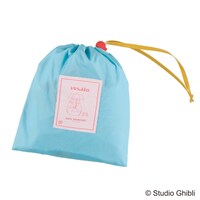 「となりのトトロ 雨の日メイちゃん キッズレインコート」収納する巾着。