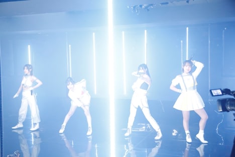 「劇場版IDOL舞SHOW」PVより、実写ライブ映像の場面写真。