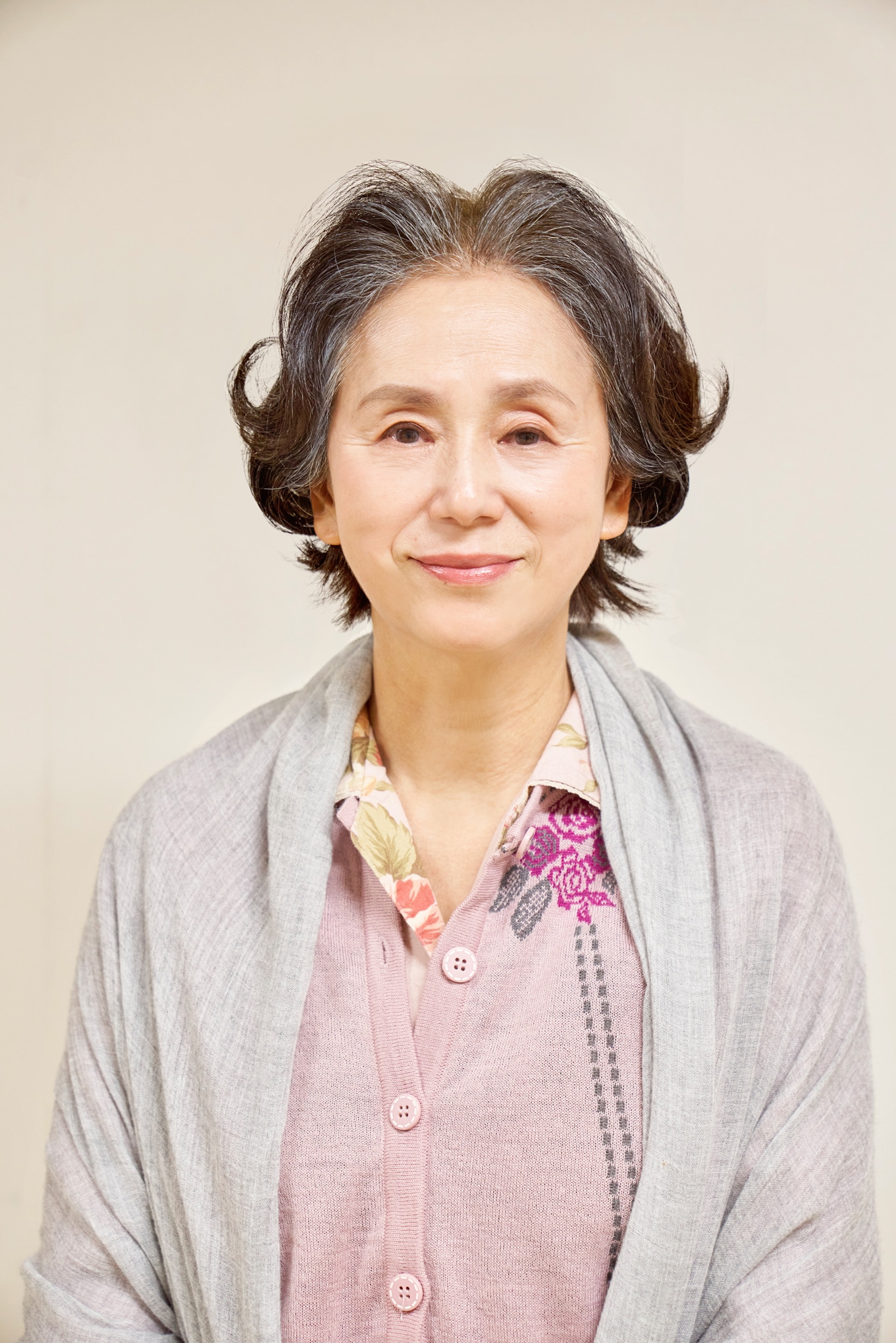 朝加真由美演じる千鶴の祖母・小百合。