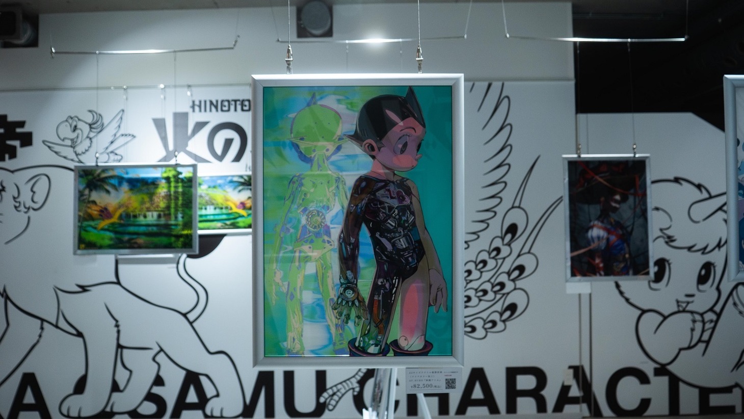 「Shin Arts×手塚治虫キャラクターズ～Acrylic arts by Illustrations～」の様子。
