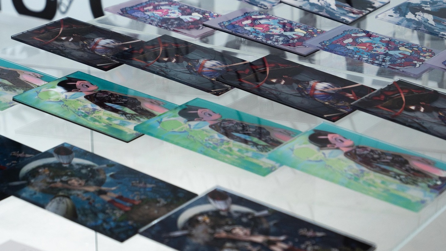 「Shin Arts×手塚治虫キャラクターズ～Acrylic arts by Illustrations～」の様子。