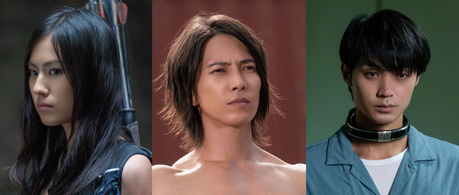 ドラマ「今際の国のアリス」シーズン2より。左から恒松祐里演じるヘイヤ、山下智久演じるキューマ、磯村勇斗演じるバンダ。