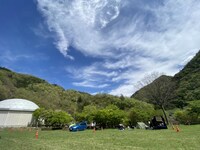 「道の駅しもべオートキャンプ場～ゆるキャン△の里～」の様子。