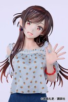 水原千鶴の等身大フィギュア。