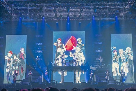 「VISUAL PRISON 1st GIG -RED MOON-」の様子。