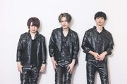 左からkyo（Ba）、本多友紀（Gt）、RYOTA（Dr）。