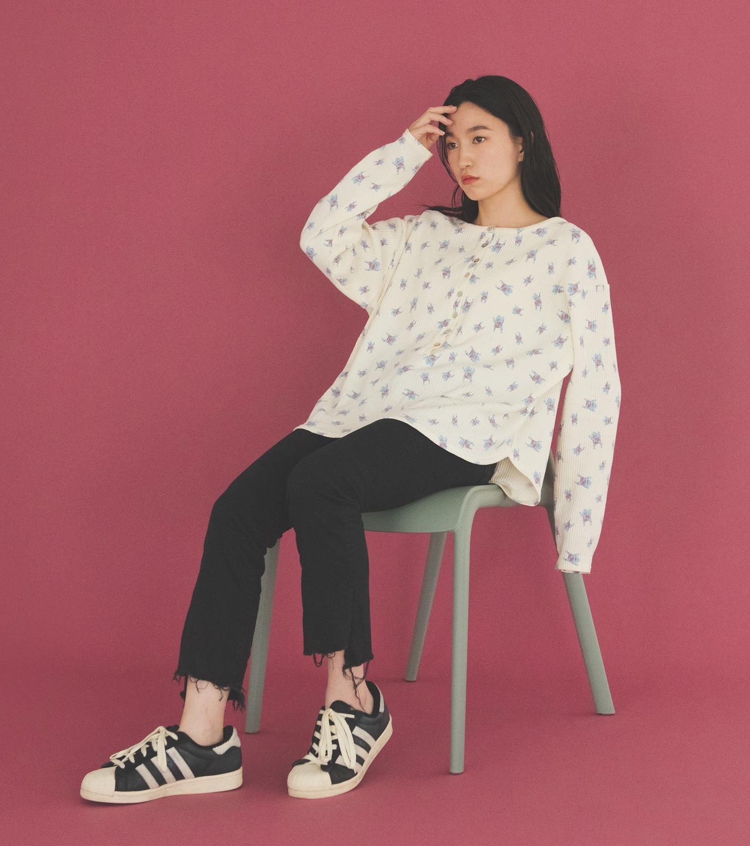 「ONOFFYFREE×ジョジョの奇妙な冒険 ストーンオーシャン トップス」着用イメージ