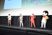 「『おそ松さん～ヒピポ族と輝く果実～』完成披露 キラキラ舞台挨拶付き上映会」の様子。