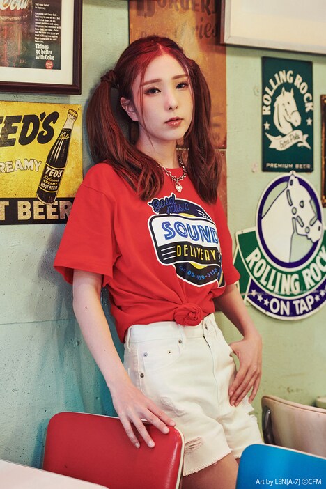 「初音ミク SOUND DELIVERY デリバリースタッフTシャツ」着用イメージ