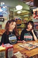 「初音ミク SOUND DELIVERY デリバリースタッフTシャツ」着用イメージ