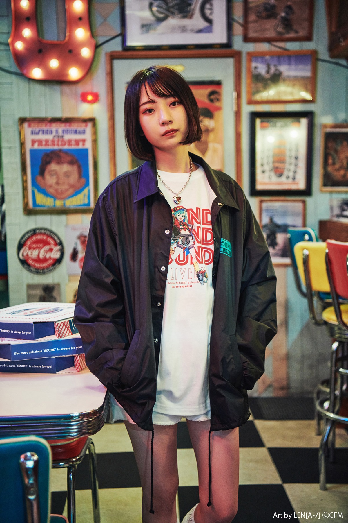 「初音ミク SOUND DELIVERY イラストTシャツ」着用イメージ