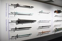 「#03 /action」より、キリトらの武器のレプリカ。