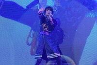 「SHOW ME SO SWEET RULE」を歌う高瀬コヨイ役の土田玲央。