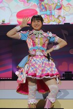 「TOKIMEKIハート・ジュエル」を歌う桃山みらい役の林鼓子。