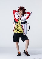 平松來馬扮する遠山金太郎。