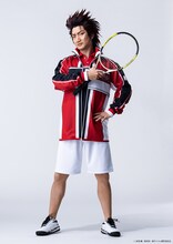 岡本悠紀扮する鬼十次郎。