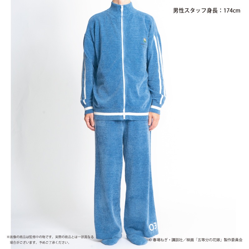三玖モデルのルームウェア着用画像。