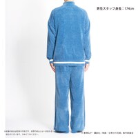 三玖モデルのルームウェア着用画像。