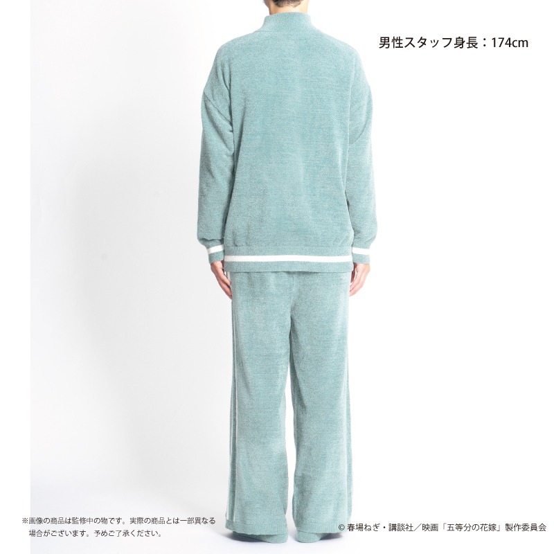 四葉モデルのルームウェア着用画像。