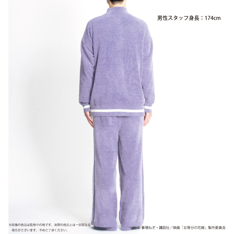 二乃モデルのルームウェア着用画像。
