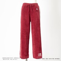 「映画『五等分の花嫁』オリジナルロングパンツ」の五月モデル。