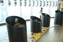 「水木しげるの妖怪 百鬼夜行展～お化けたちはこうして生まれた～」の様子。(c)水木プロダクション