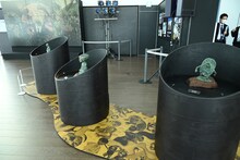 「水木しげるの妖怪 百鬼夜行展～お化けたちはこうして生まれた～」の様子。(c)水木プロダクション