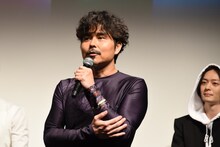 小澤征悦（手前）