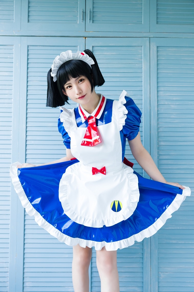 えなこ扮するロボコ。 撮影/Takeo Dec. (c)宮崎周平/集英社