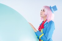 檜山沙耶によるコスプレグラビア。